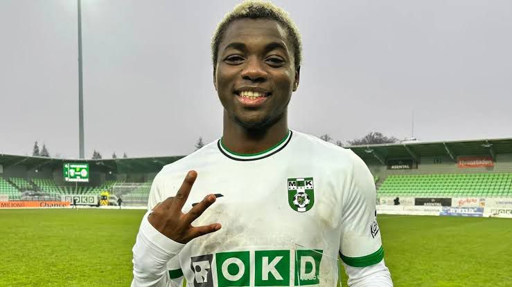 Nigerian footballer Emmanuel Ayaosi during a football match in the Czech league.