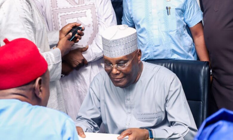 Atiku Abubakar has taken an early lead in the ongoing ADC presidential primary election.